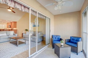 TV, offices - B-2 - Waterfront Condo Near Naples Bay & Beaches (Naples)