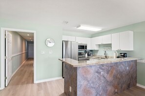 Fridge, microwave, oven, stovetop - 14- Escape to the EMERALD COAST in this beautiful condo (Destin)