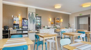 Daily buffet breakfast (EUR 15.50 per person)