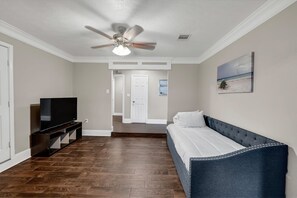 5 dormitorios, cuna de viaje, wifi gratis y ropa de cama