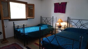 3 chambres, fer et planche à repasser, Wi-Fi gratuit, draps fournis