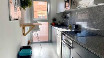 Fridge, microwave, oven, stovetop