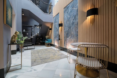 Lobby lounge. Boutique Suites