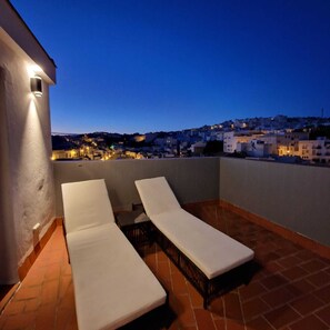 ห้องดีไซน์สตูดิโอสวีท (Grazalema) | ลานระเบียง/นอกชาน