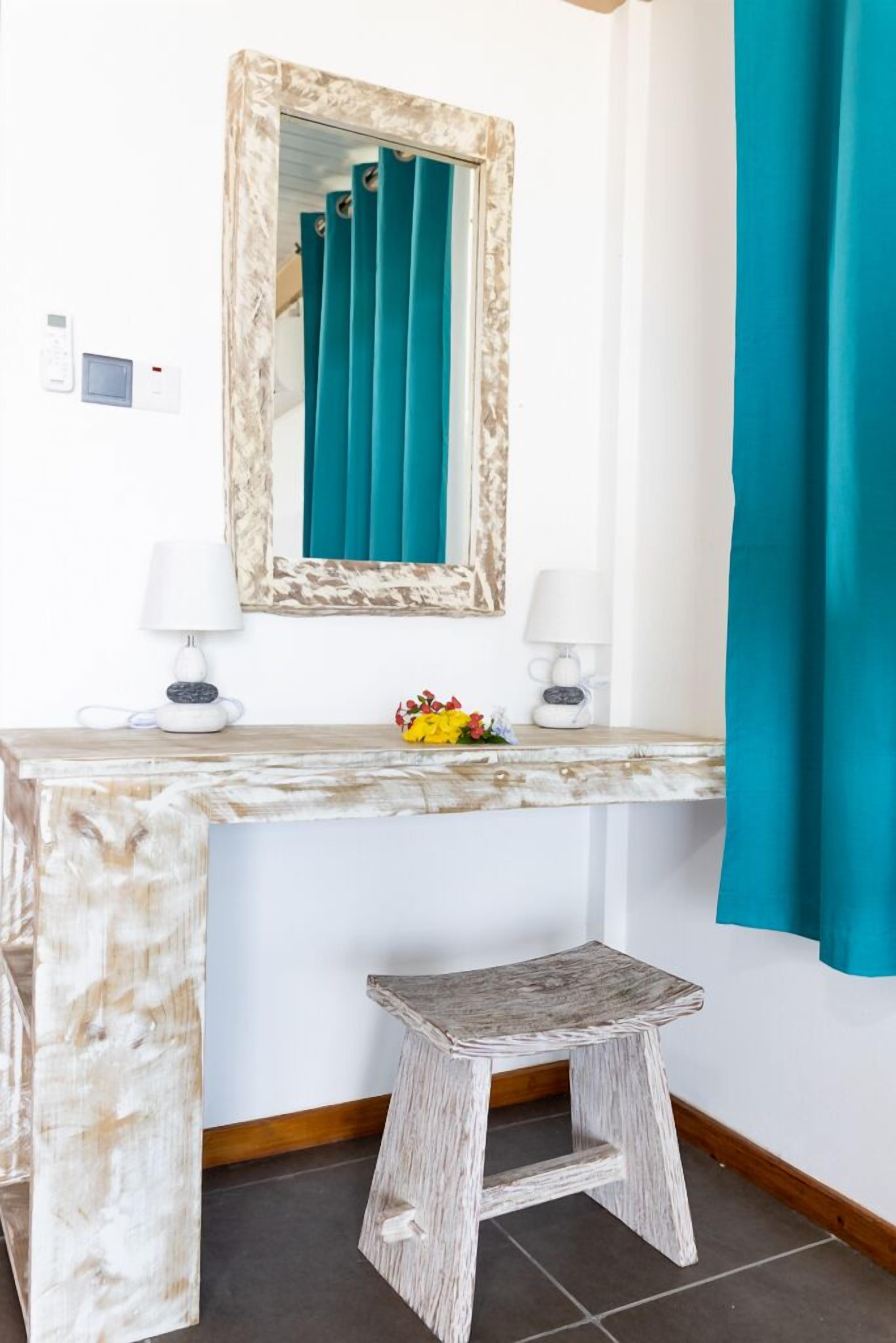 Comfort Apartment | Egyptian cotton sheets, premium bedding, Select Comfort beds, minibar