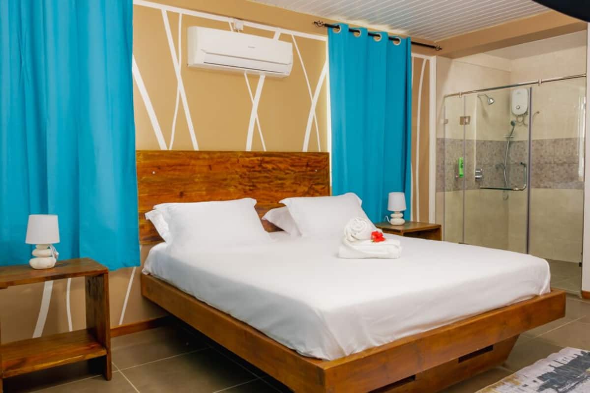 Comfort Apartment, 1 King Bed | 1 bedroom, Egyptian cotton sheets, premium bedding, Select Comfort beds