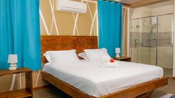 Comfort Apartment, 1 King Bed | Egyptian cotton sheets, premium bedding, Select Comfort beds, minibar