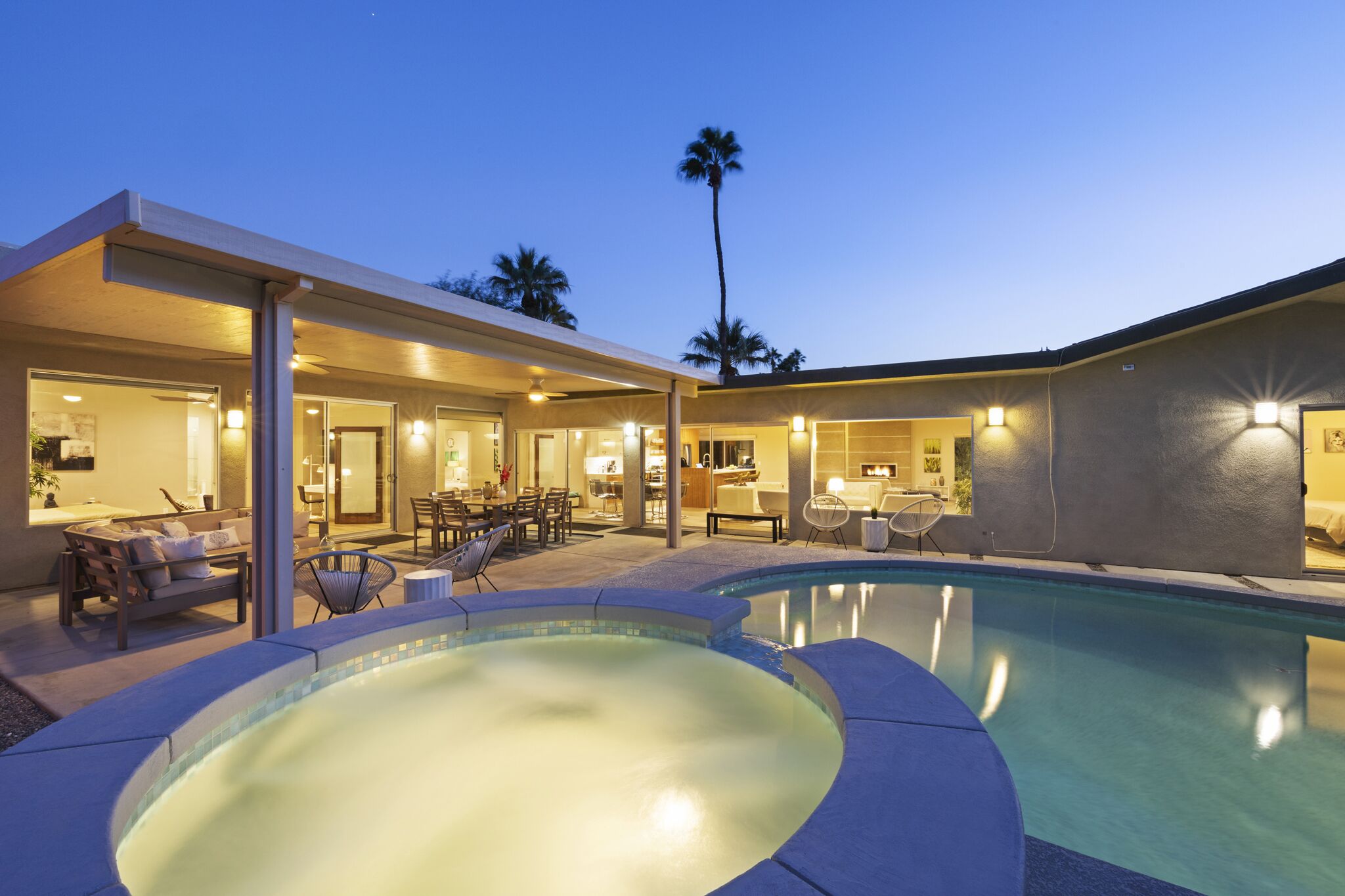 Bon Vivant Palms- Beautiful Midcentury Home in the Movie Colony East Neighborhoo