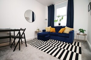 Living area - Usk Way by Tŷ SA in Newport (Newport)