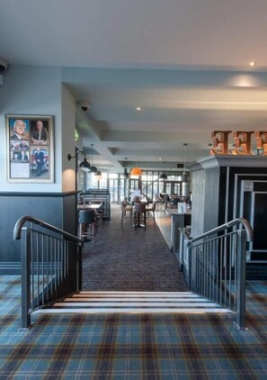 Interior - The Saxon Crown (Corby)