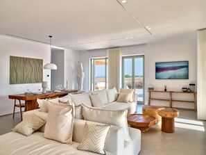 42-英寸智能电视 （配备数码频道）、电视