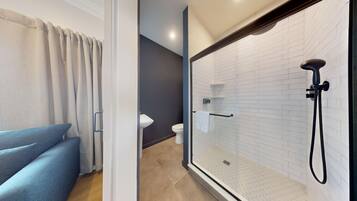 Luxury Room | Bathroom