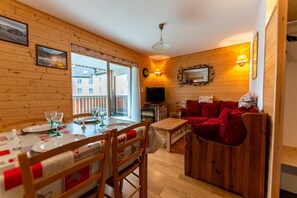 Fernseher, Kamin