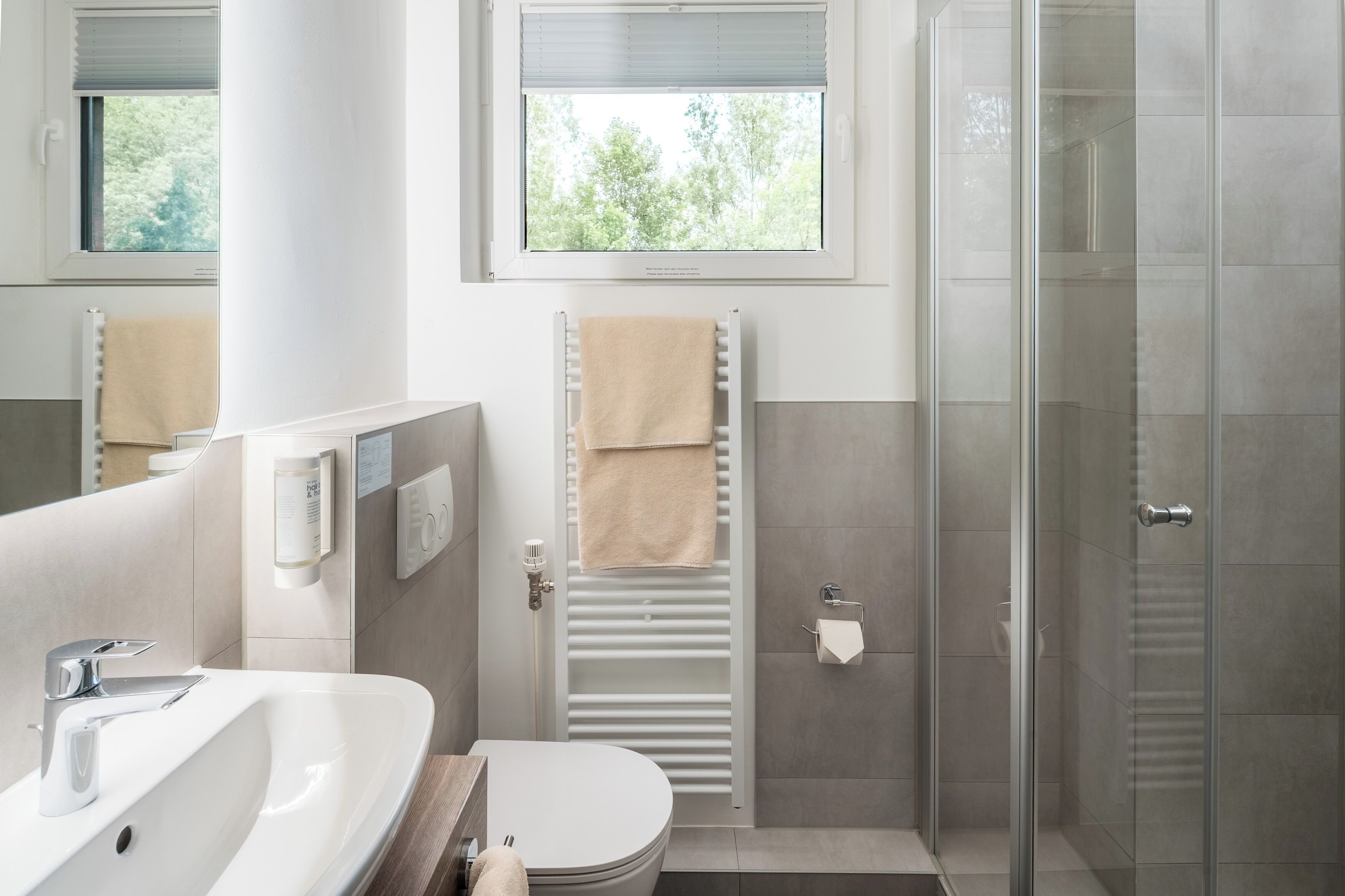 Double Room | Bathroom | Shower, hair dryer, towels, soap