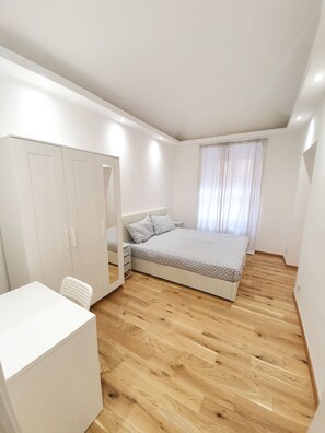 2 bedrooms, blackout curtains, iron/ironing board - Casa Bracco (Turin)