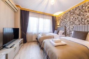 Family Studio | Premium bedding, memory-foam beds, in-room safe, desk - Taksim No 44 Hotel & Suites (Istanbul)