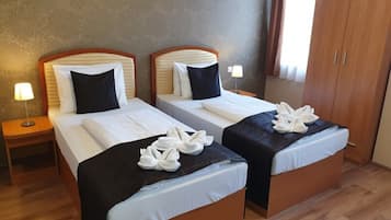 Standard Double Room | Free WiFi, bed sheets