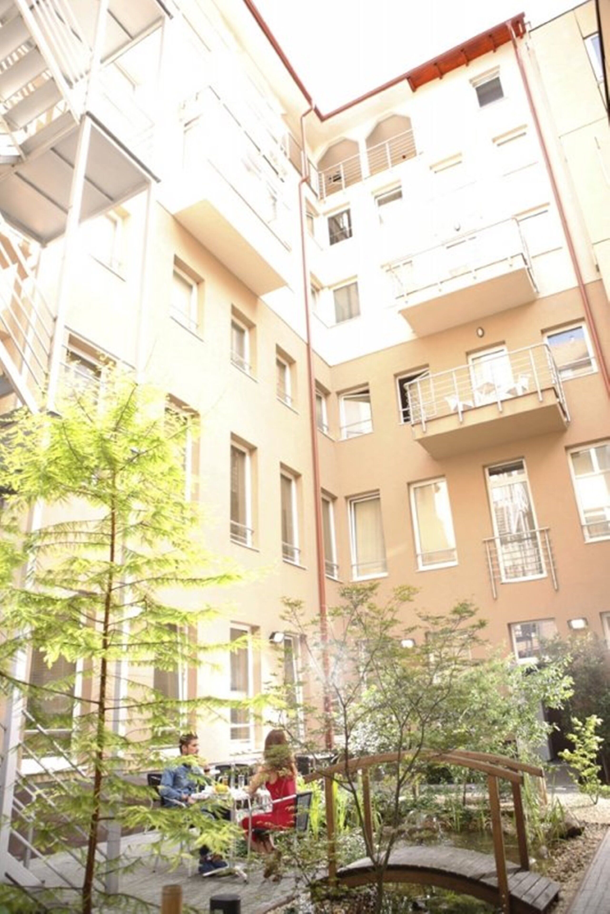 Photo - Six Inn Hotel Budapest