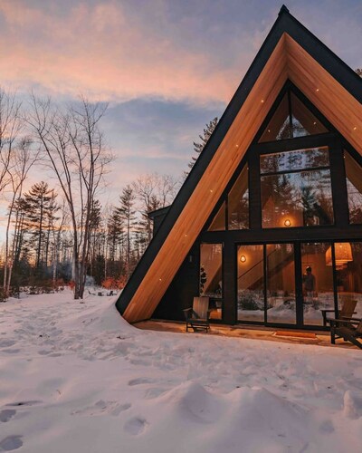 *NEW* Luxury A-Frame by Sunday River w/ hot tub