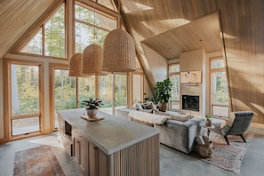 Interior - *NEW* Luxury A-Frame by Sunday River w/ hot tub (Bethel)
