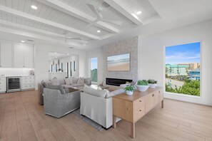 智能电视、办公室