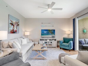 Smart TV - Beautiful, bright & sunny! Cypress Woods Golf, Pickleball, Tennis & more! (Naples)