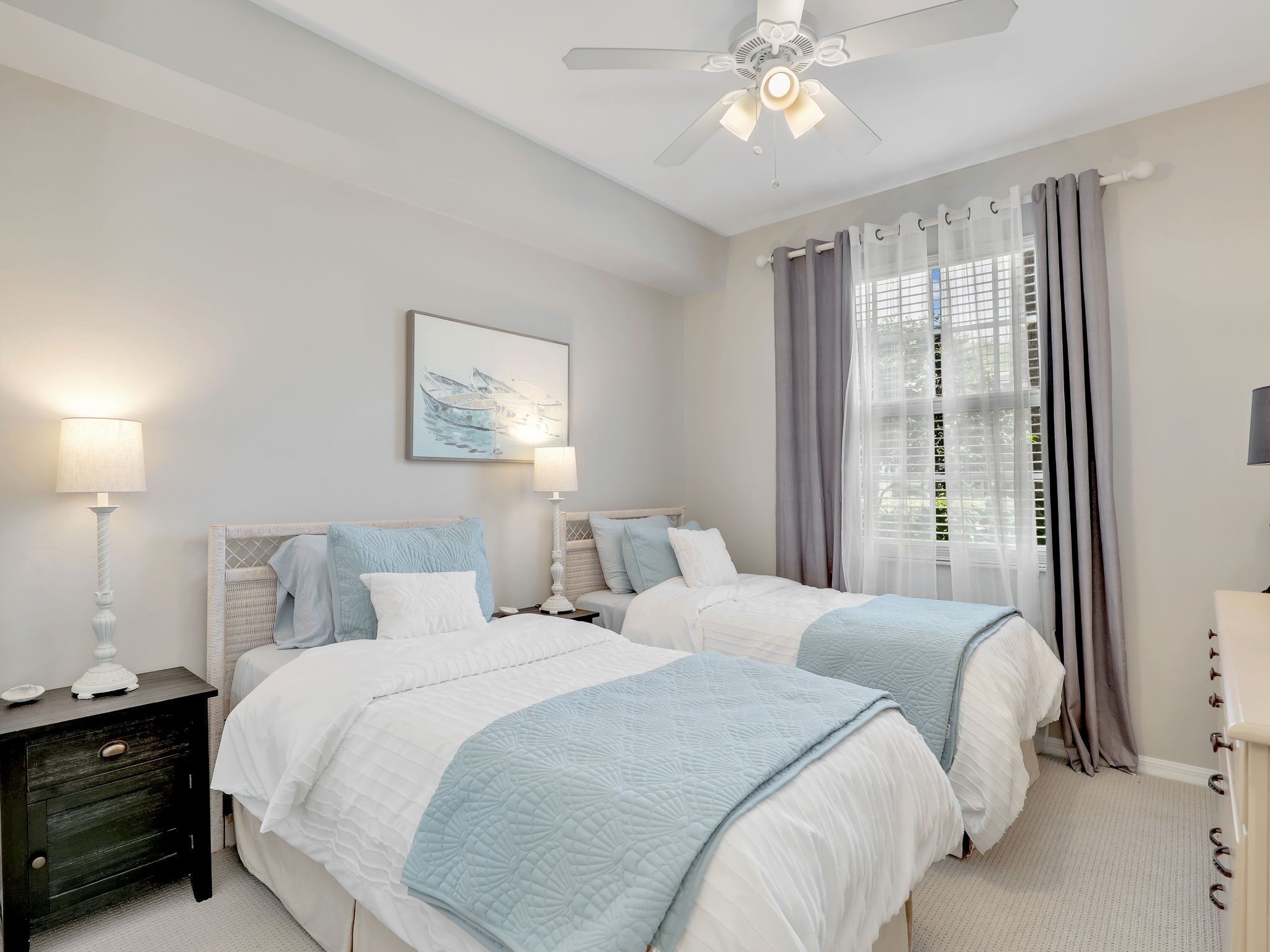 2 chambres, fer et planche à repasser, Wi-Fi gratuit, draps fournis