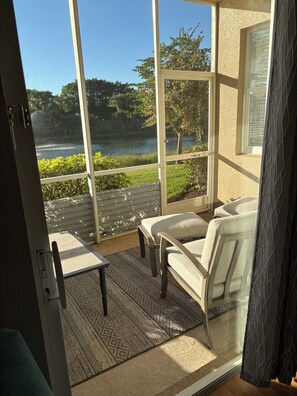 Interior - Beautiful, bright & sunny! Cypress Woods Golf, Pickleball, Tennis & more! (Naples)