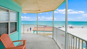Property grounds - Second Floor Corner Efficiency Beachfront Retreat (N Redington Beach)