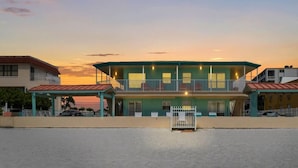 Exterior - Second Floor Corner Efficiency Beachfront Retreat (N Redington Beach)