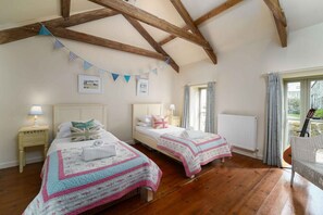 2 bedrooms, iron/ironing board, travel cot, WiFi