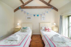 2 bedrooms, iron/ironing board, travel cot, WiFi