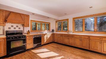 Rumah, 4 kamar tidur | Dapur pribadi | Ketel listrik