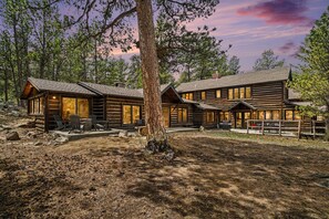 Exterior - Historical Crocker Ranch - Coach House #22-zone3270 4 Bedroom Home by RedAwning (Estes Park)