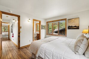 Casa, 4 habitaciones | 4 habitaciones y espacio para trabajar con laptop 