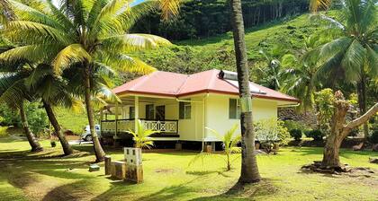 HUAHINE - Fare Teakavehere + voiture