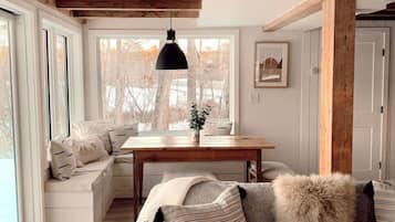 TV, fireplace, Netflix, streaming services