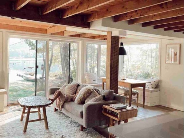 テレビ、暖炉、Netflix、ストリーミングサービス