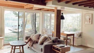TV, fireplace, Netflix, streaming services