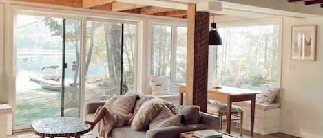 TV, fireplace, Netflix, streaming services