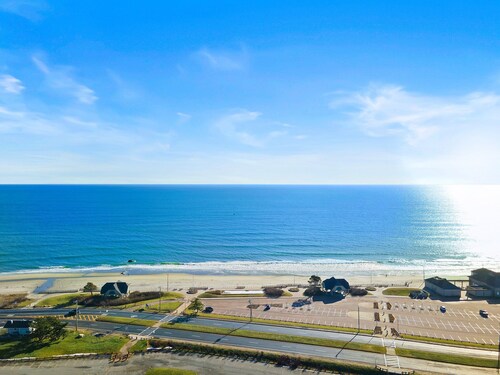Direct water views across from Scarborough beach