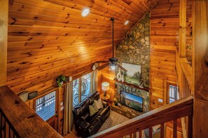 Älytelevisio, videopelejä, kirjoja, tulostin