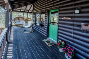 Terrace/patio - Appalachian Mountain Evergreen Retreat (Fleetwood)