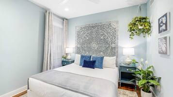 3 bedrooms, desk, iron/ironing board, free WiFi