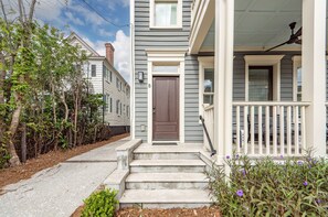 Exterior detail - Private Balcony • 2 Living Rooms • Walk to King St (Charleston)