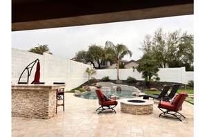 Piscina all'aperto, una piscina riscaldata