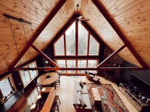 Smart TV, fireplace, video games, Netflix - Private Getaway by Sunday River with hot tub (Bethel)