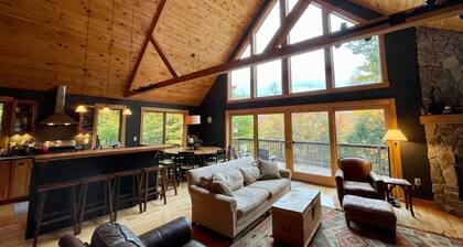 Private Getaway by Sunday River with hot tub