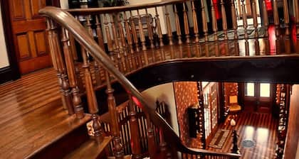 Historic and Inspirational Mansion in quaint MO river town!