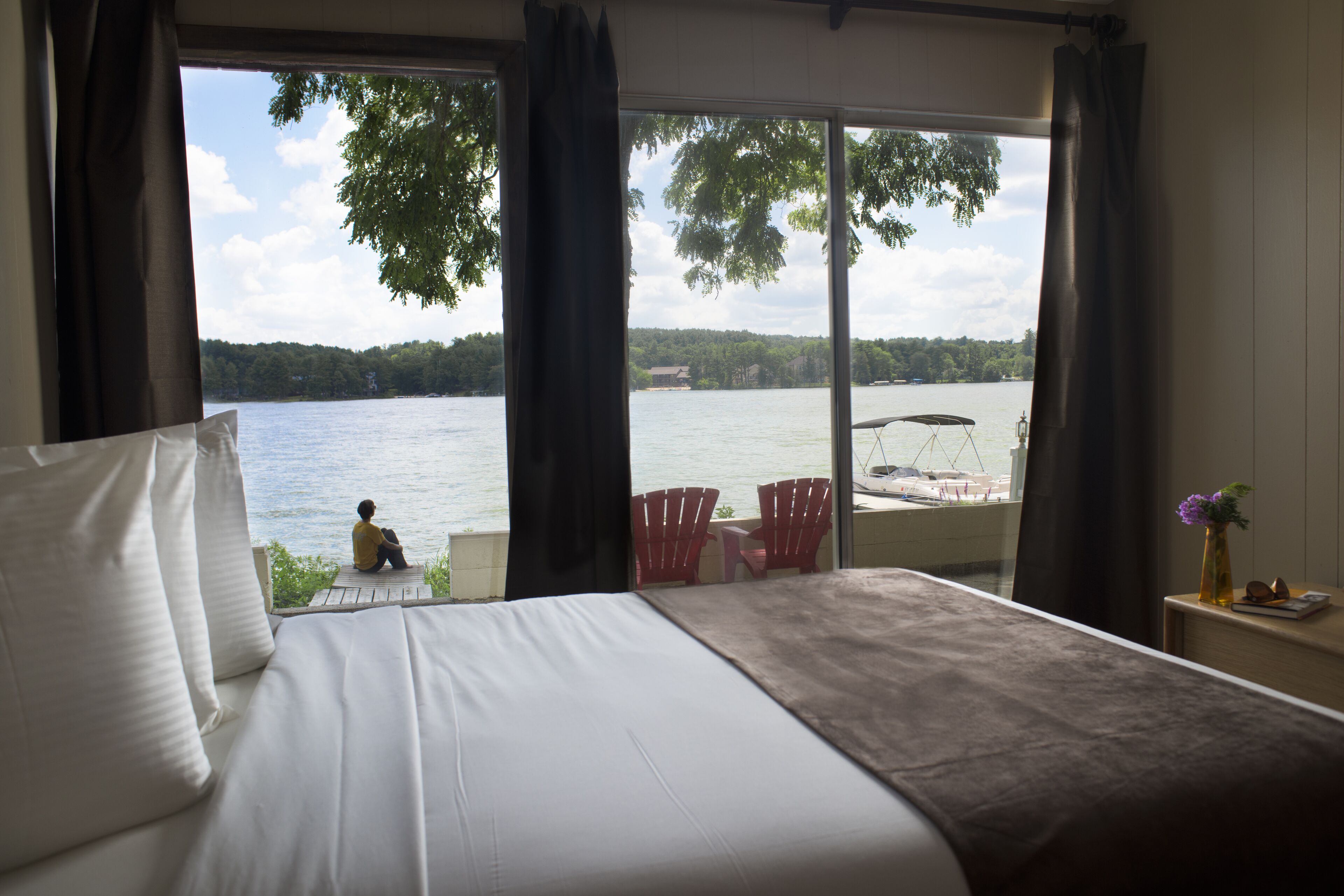 Lakeside condo located in the heart of Wisconsin Dells